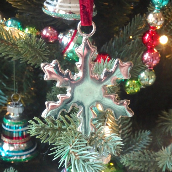 Shiny Silver Metal Snowflake Christmas Xmas Red Velvet Ribbon Holiday Ornament - Picture 6 of 9